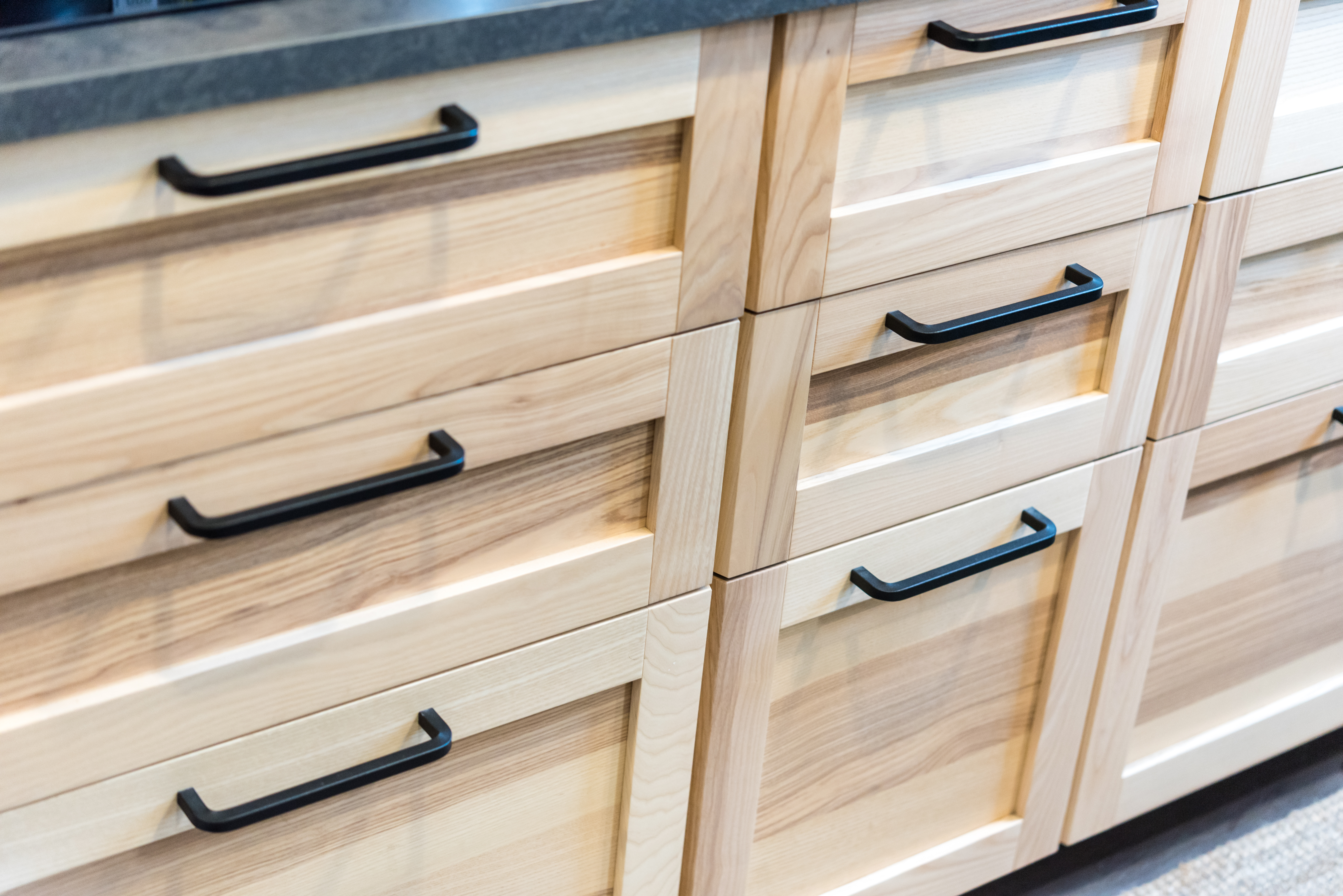 Drawer cabinet Black handle | Pierce Flooring